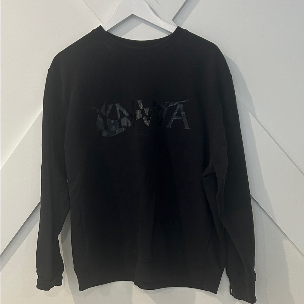 Nike YNWA black crew neck